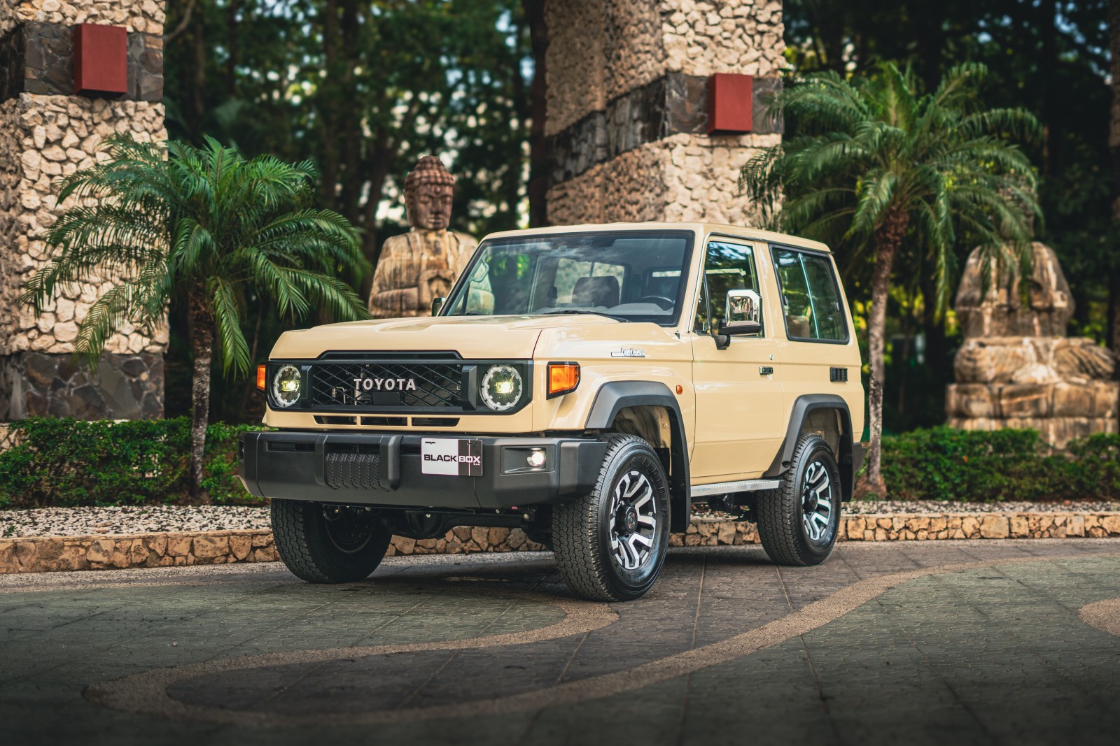 2024-toyota-land-cruiser-lc71-128