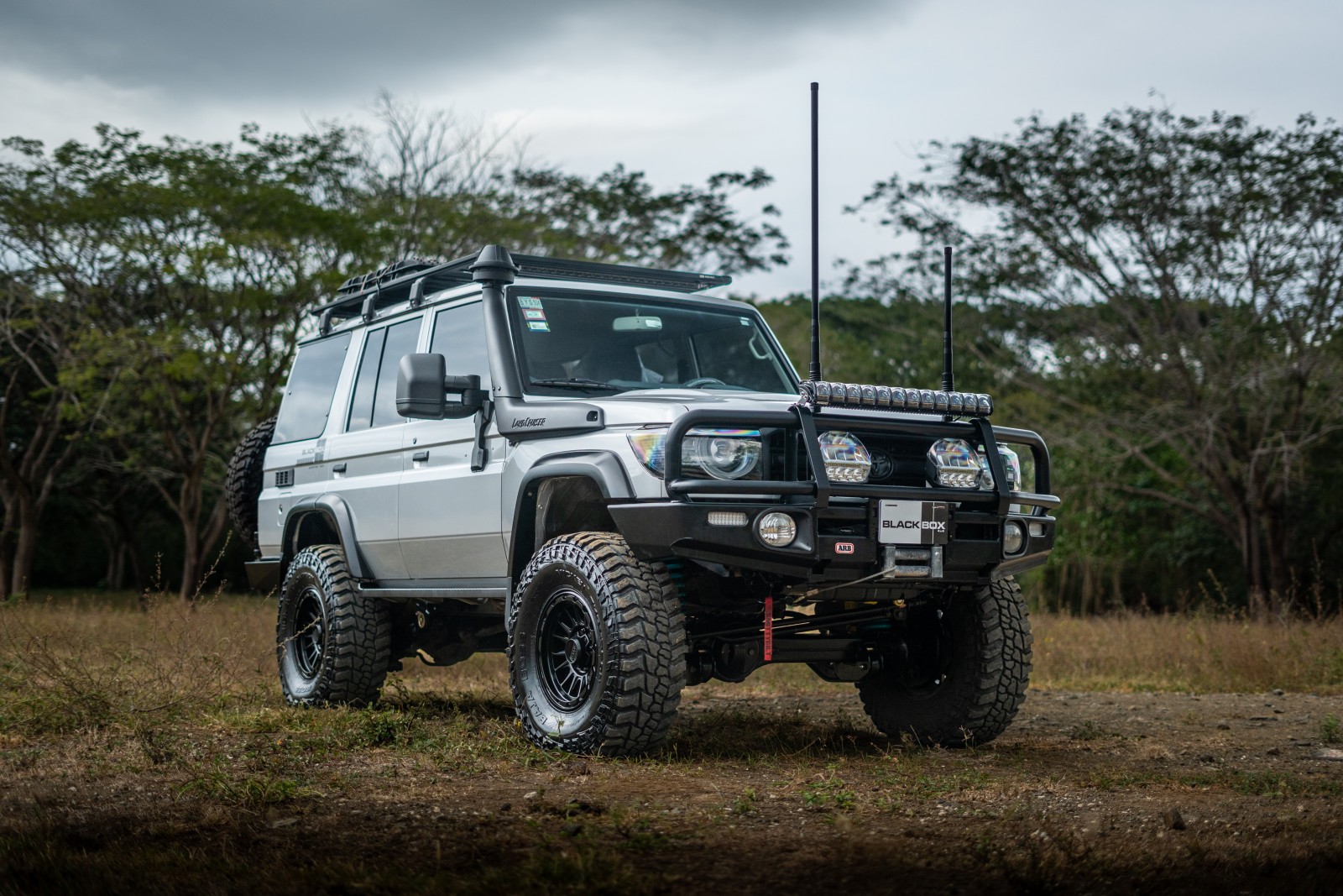 2024-toyota-land-cruiser-lc76-143