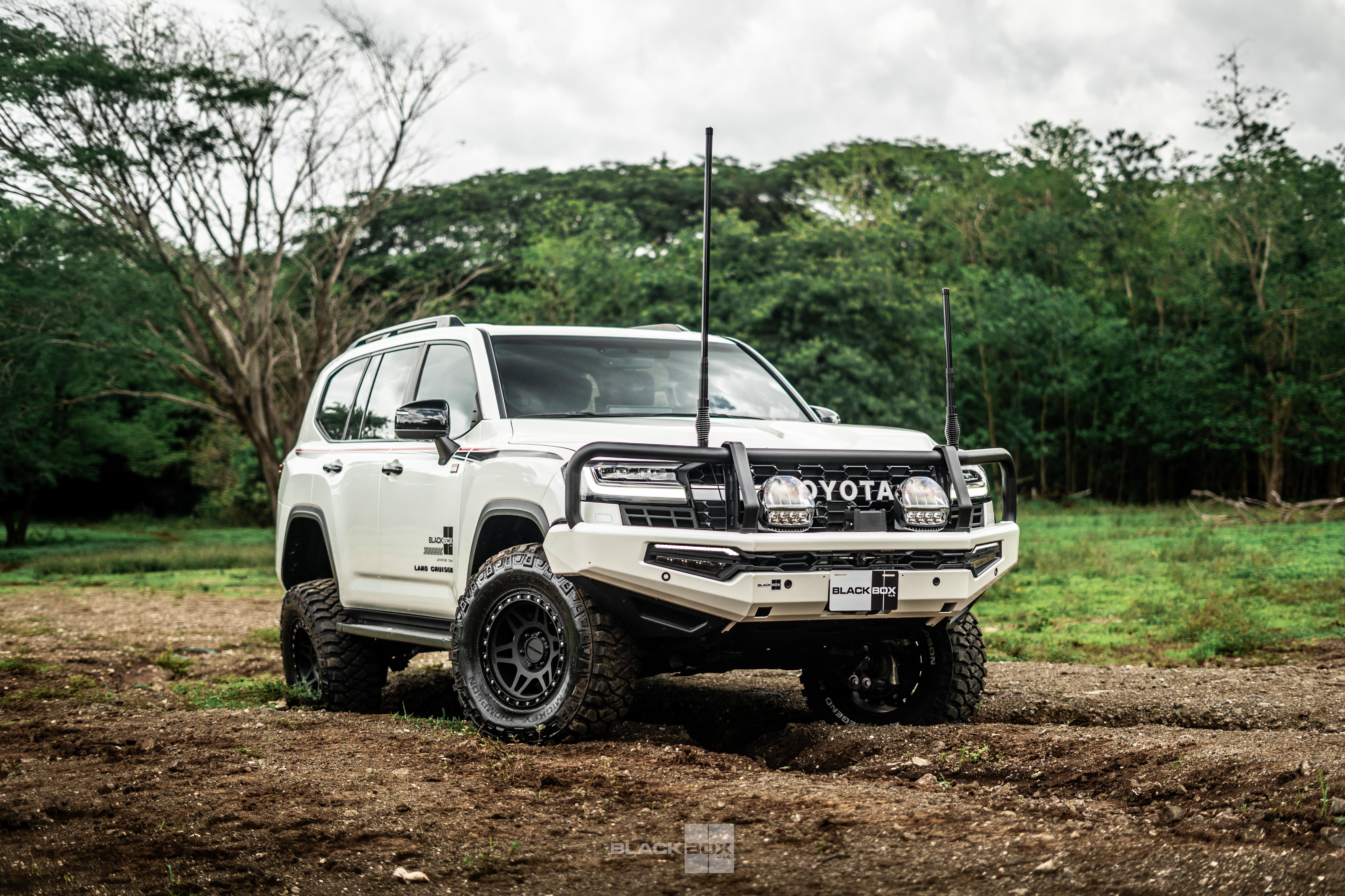 land-cruiser-lc300-gr-sport-dubai-167