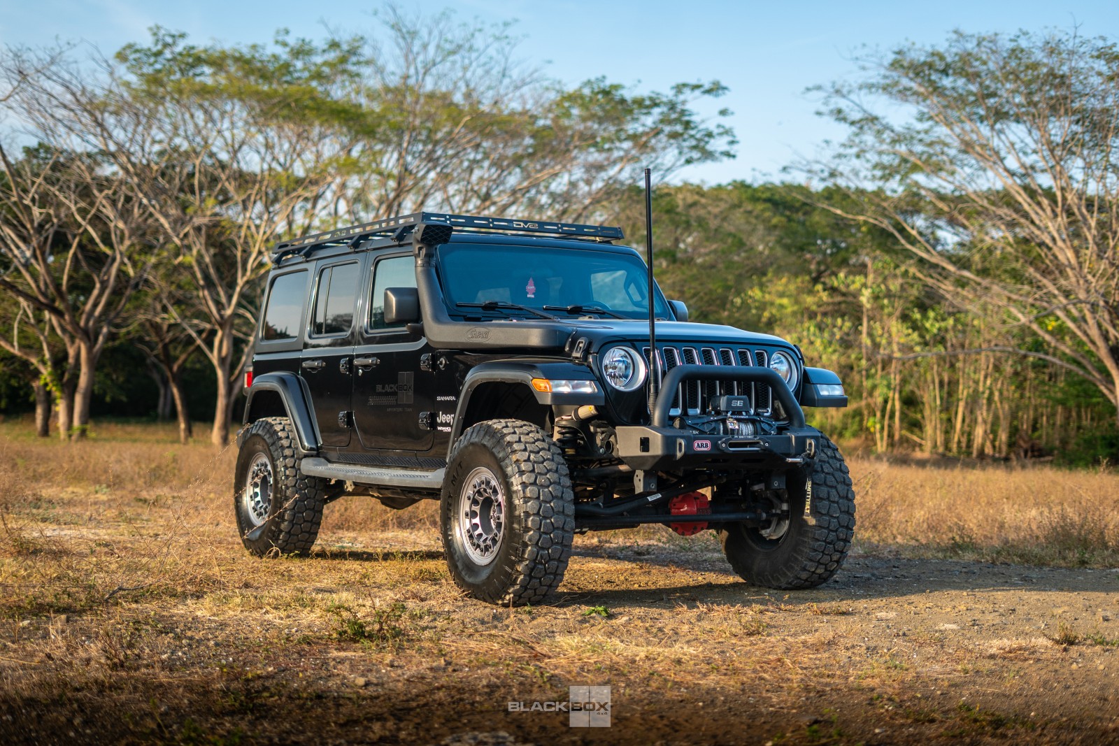 wrangler-unlimited-sahara-25